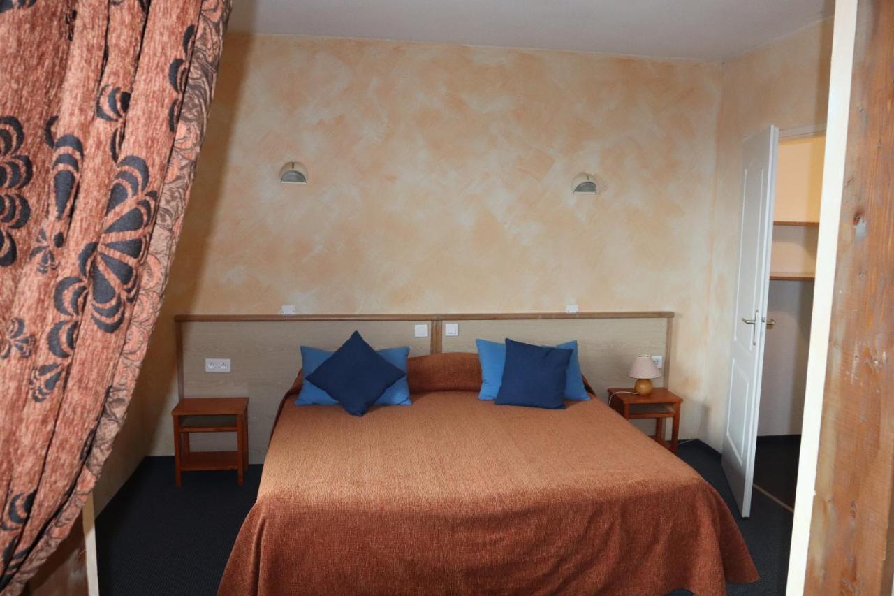 Hotel Saint Jean มงต์คลาร์ ภายนอก รูปภาพ